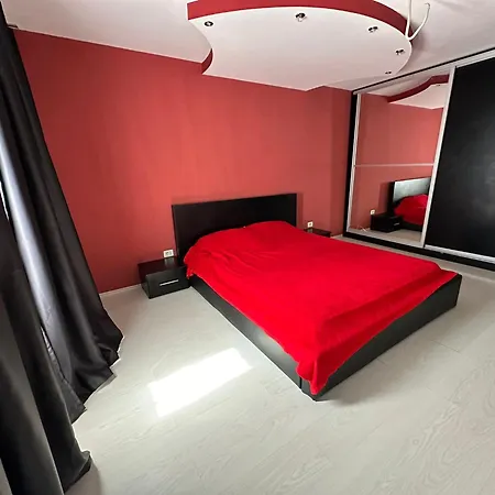 Black&red - Faleza Nord Apartamento